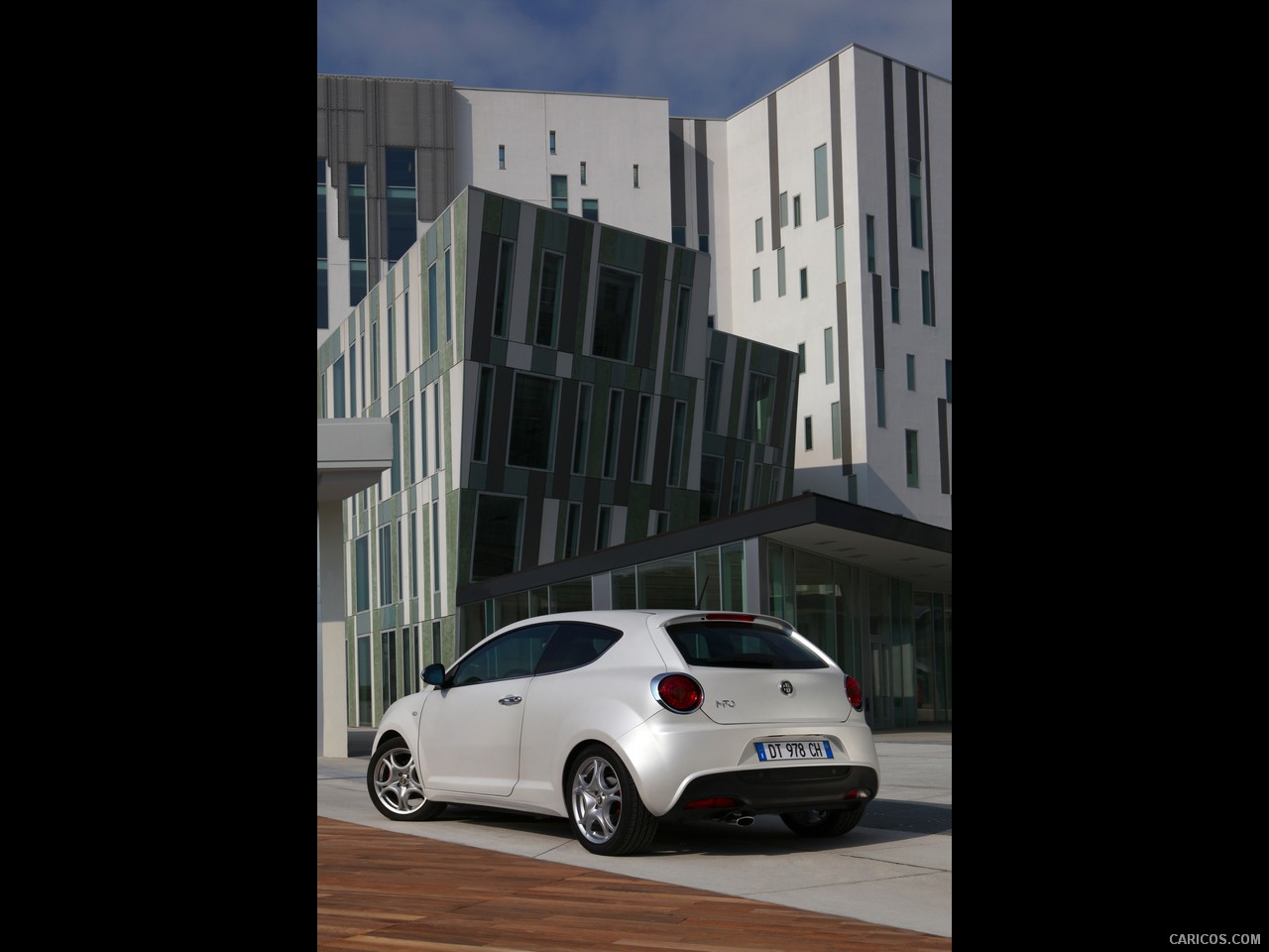 2010 Alfa Romeo MiTo 1.4 MultiAir  - Rear Left Quarter View Photo, 1280x960, #15 of 23