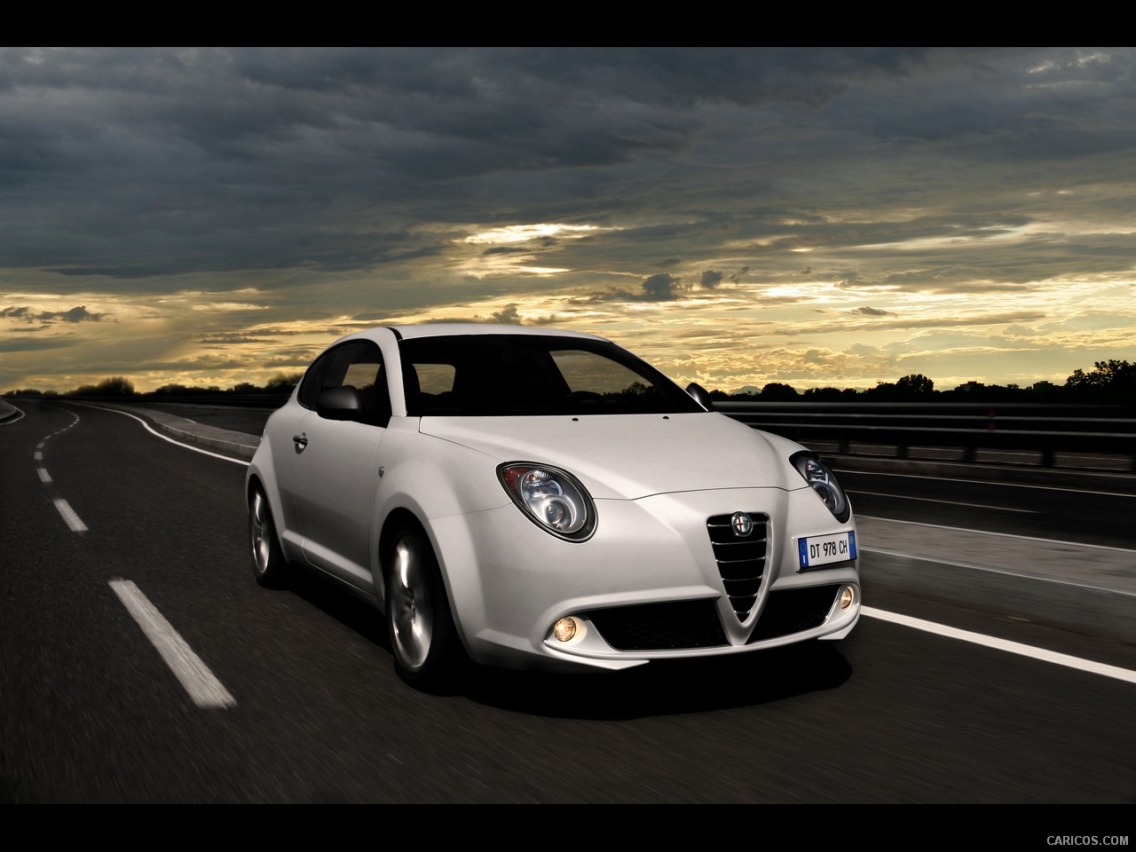 2010 Alfa Romeo MiTo 1.4 MultiAir  - Front Right Quarter View Photo, 1280x960, #1 of 23