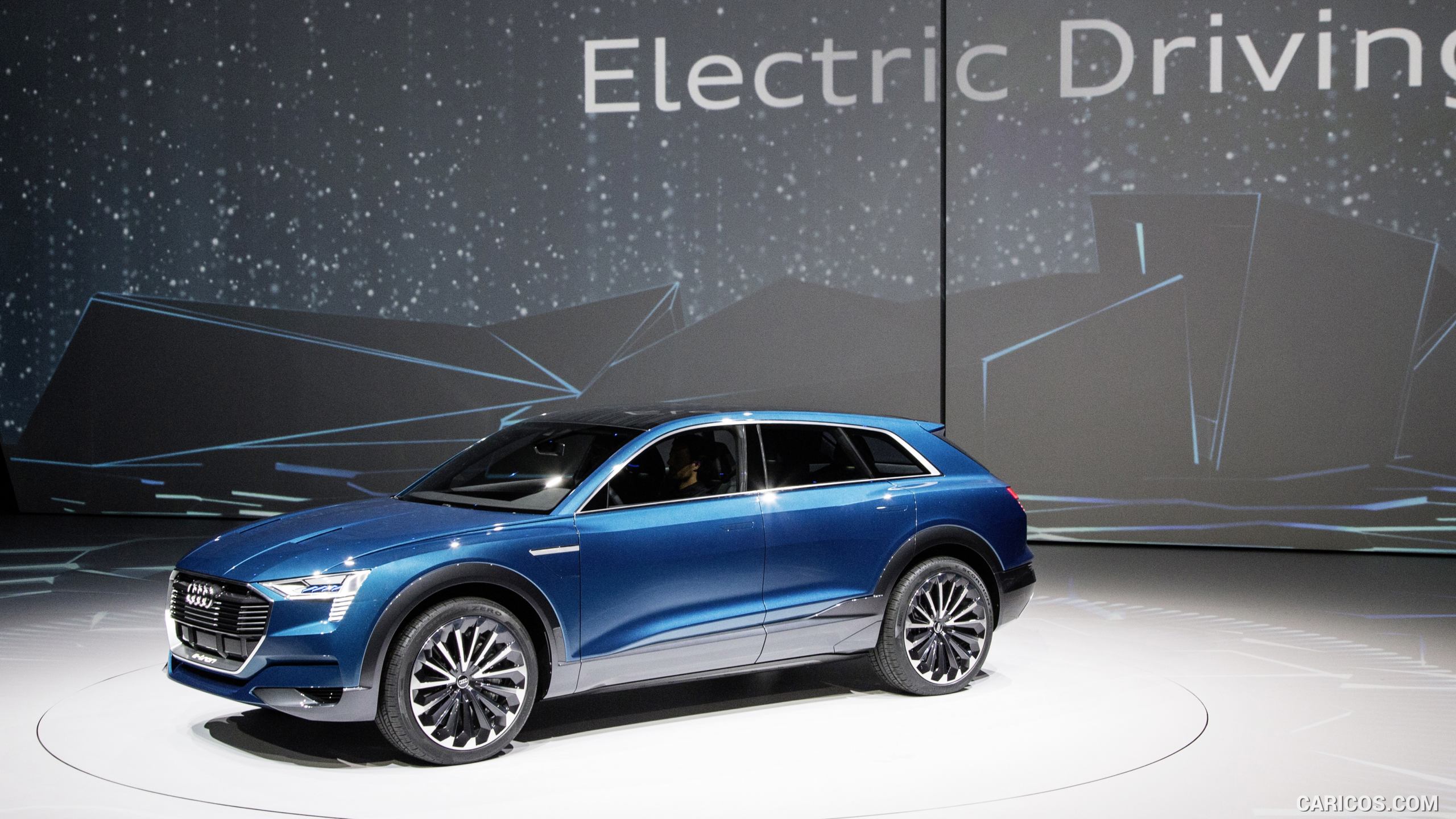 2015 Audi etron Quattro SUV Concept  Presentation  Front 