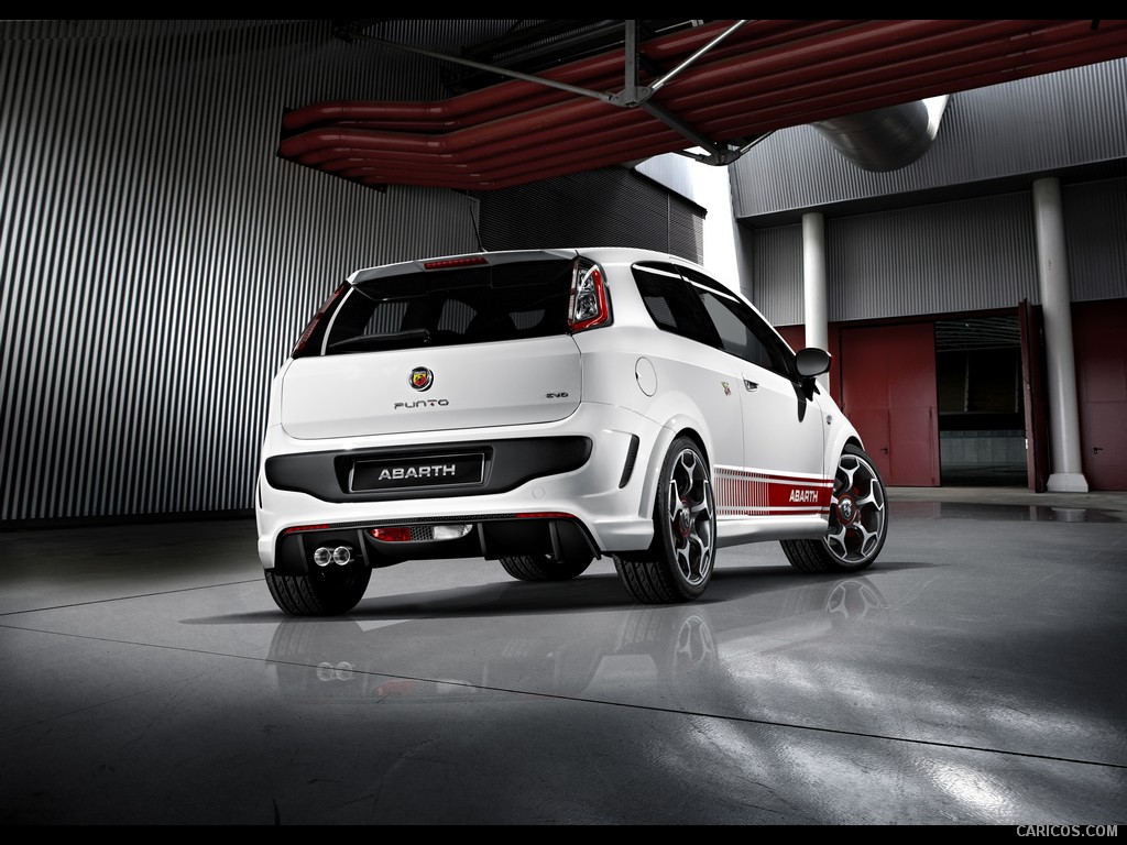 2011_fiat_punto_evo_abarth_4_1024x768.jpg