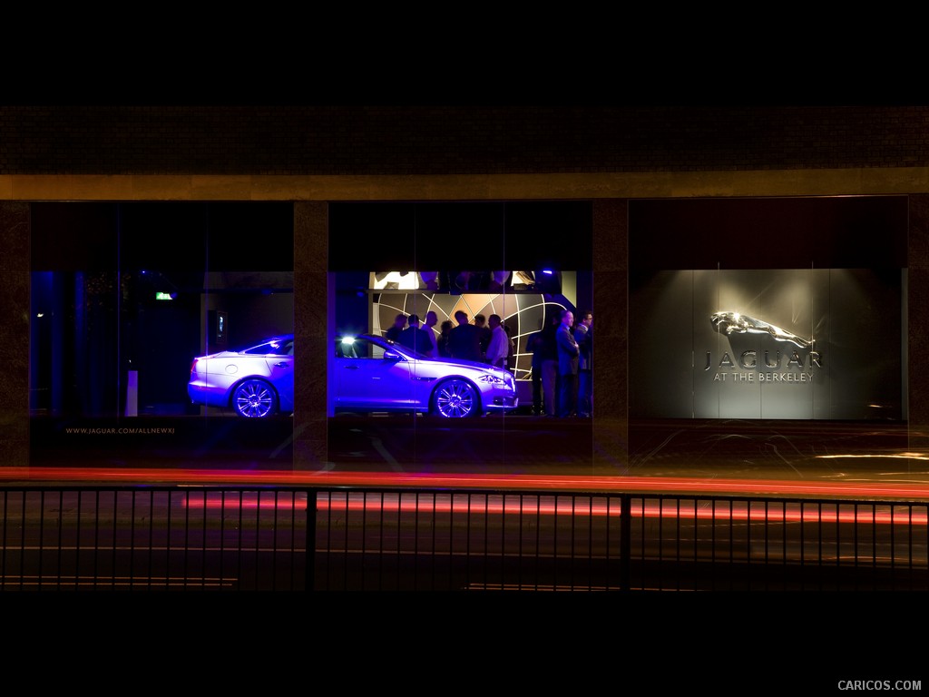 Jaguar XJ Wallpaper 