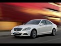 Mercedes-Benz S400 BlueHyrbid  - Front Left Quarter 