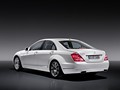 2010 Mercedes-Benz S400 BlueHybrid - Picture # 2