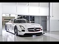 Mercedes-Benz SLS AMG GT3  - Front Right Quarter View Photo