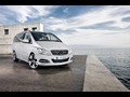 Mercedes-Benz Viano Vision Pearl  - Front 
