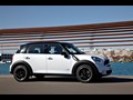 Mini Countryman (2011)  - Front Right Quarter 