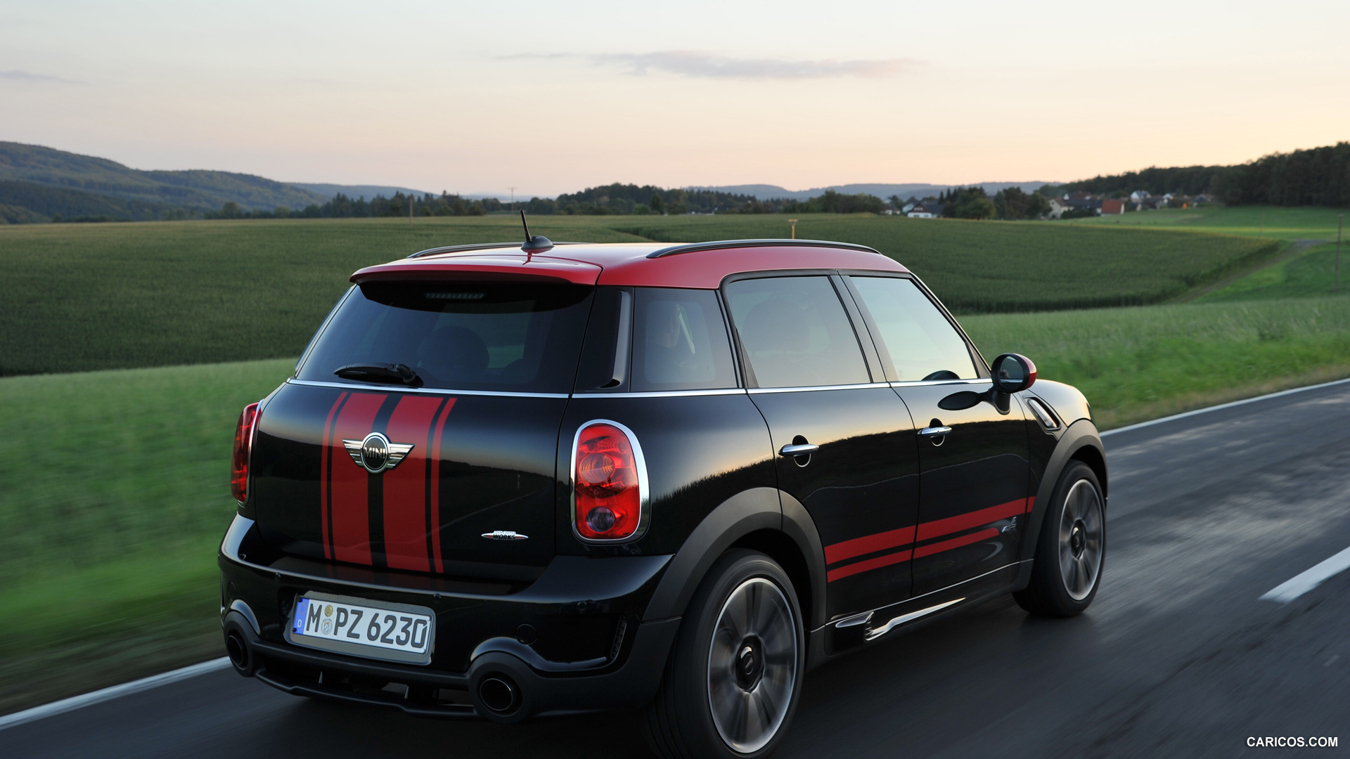2013 MINI Countryman John Cooper Works | Caricos.com