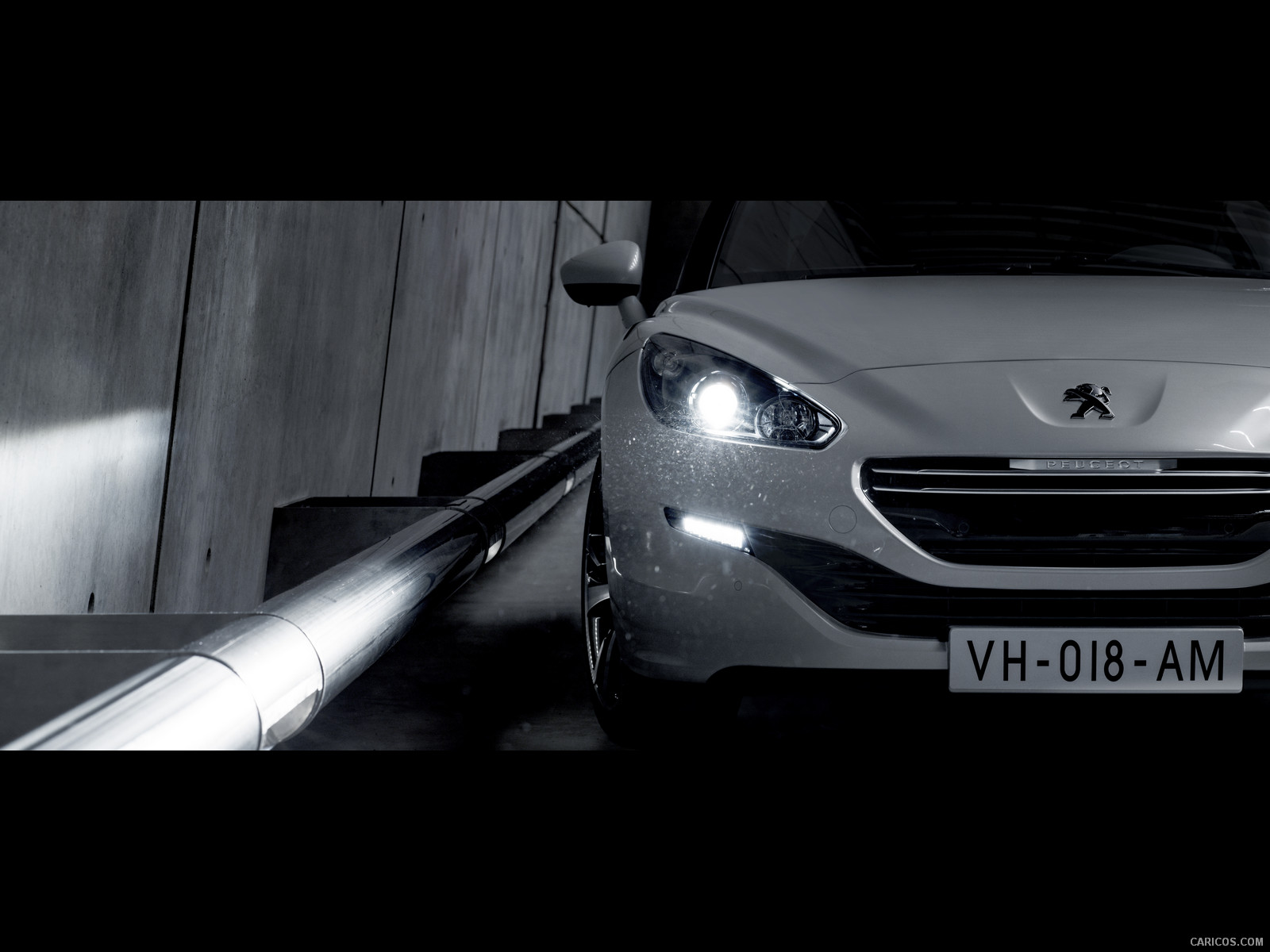 2013 Peugeot RCZ Coupe - Front, 1600x1200, #19 of 35 2013 Peugeot RCZ Coupe - Front, 1600x1200, #19 of 35