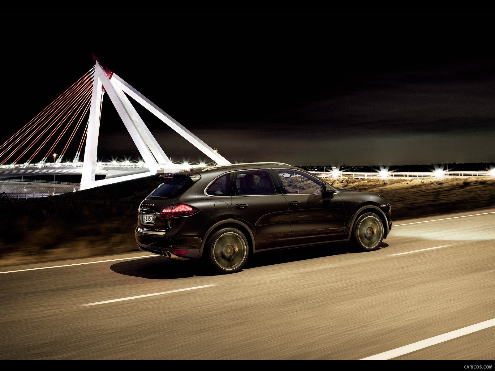 2011 Porsche Cayenne Turbo - Side View, 1600x1200, #15 of 32