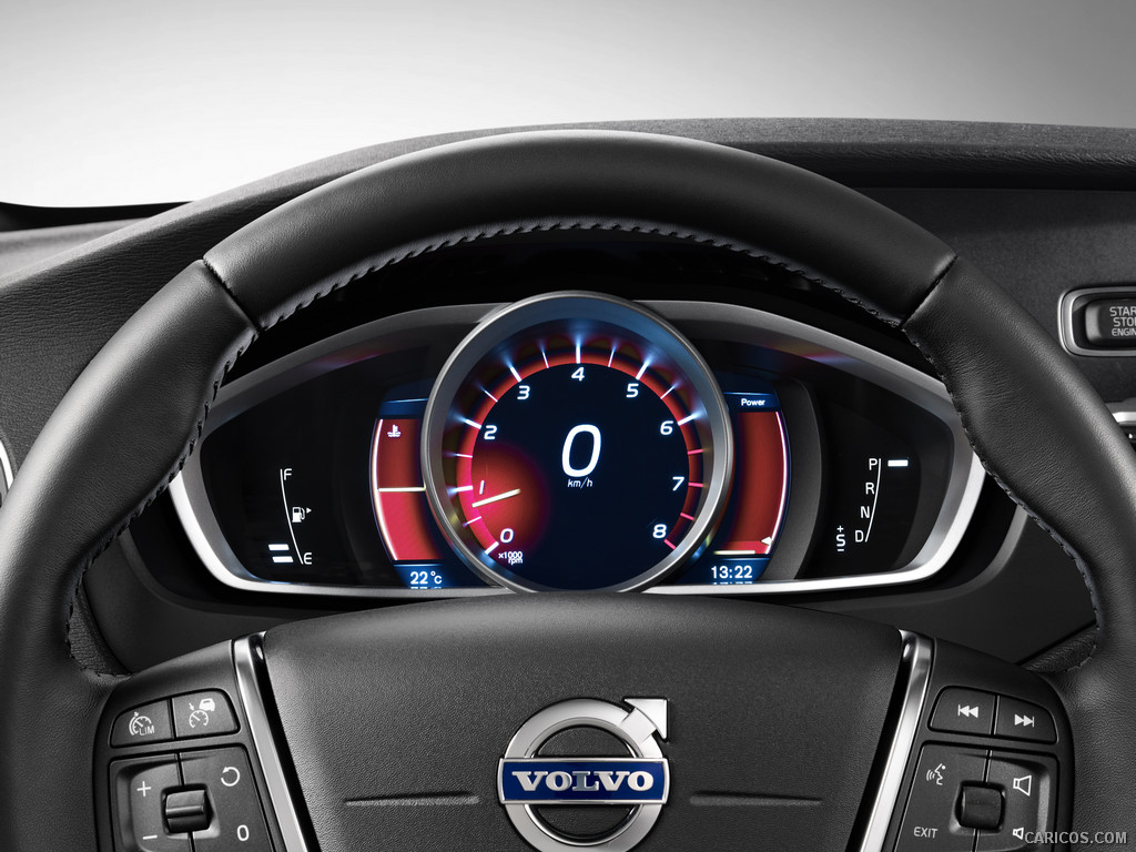 2013_volvo_v40_cross_country_26_1024x768