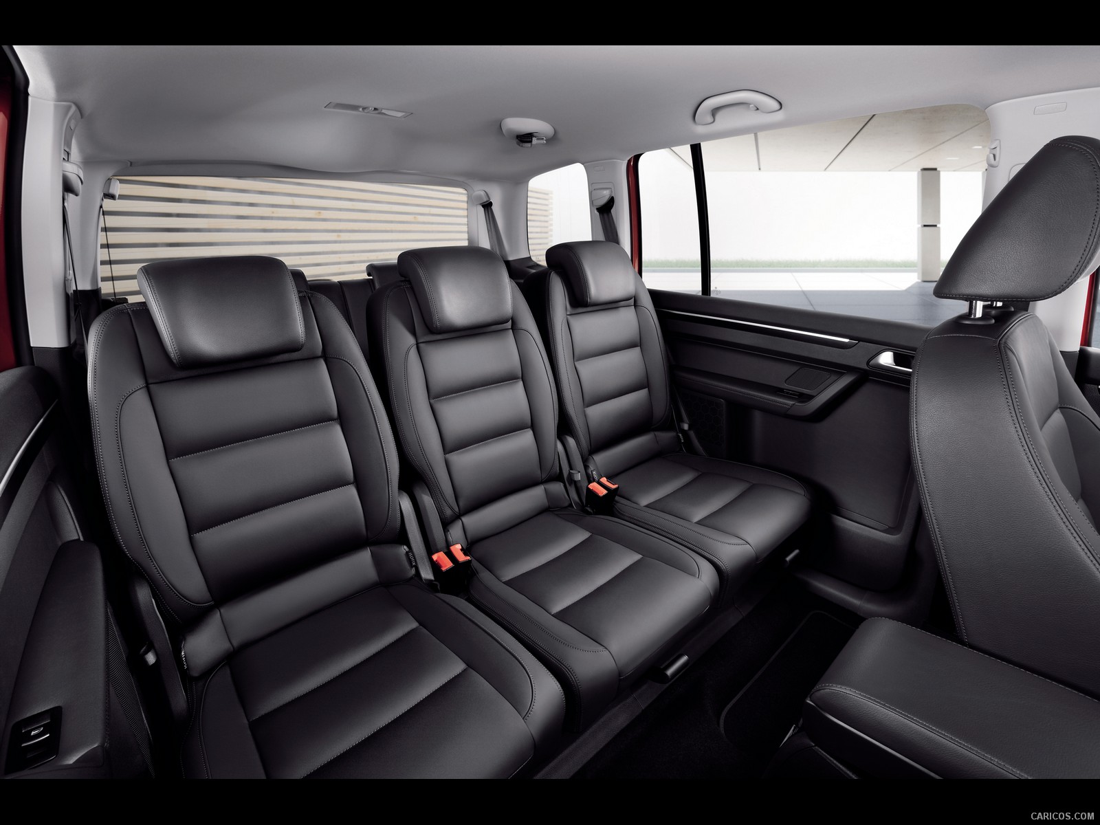 Touran Interior on 2011 Volkswagen Touran   Interior  Rear Seats  1600x1200   23 Of 38