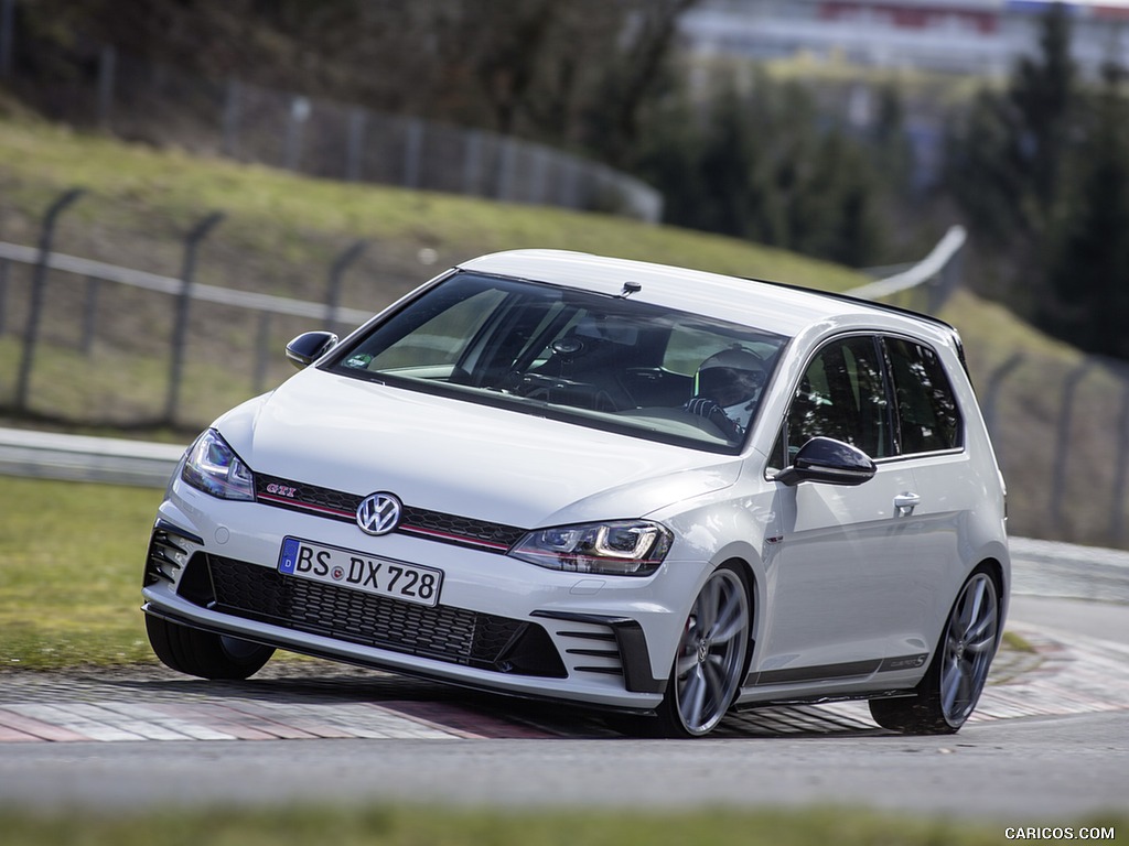 2017 Volkswagen Golf GTI Clubsport S Front ThreeQuarter | Wallpaper 2017 Volkswagen Golf GTI Clubsport S Front ThreeQuarter | Wallpaper