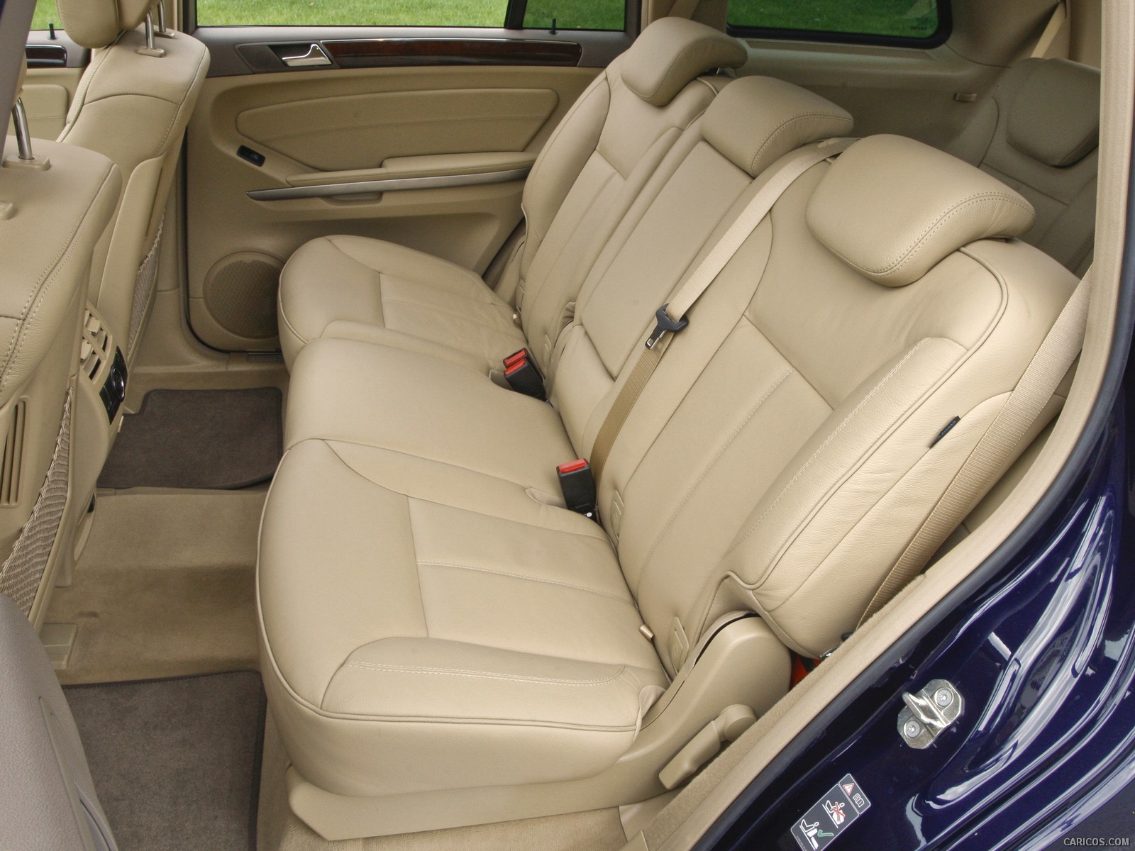 2010 Mercedes Benz Gl450 Interior Rear Seats Wallpaper 103