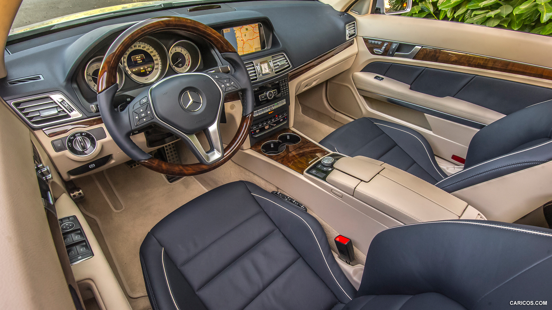 14 Mercedes Benz E Class 50 4matic Coupe Interior Caricos